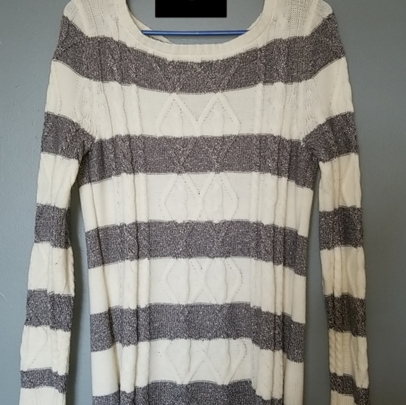 Very pretty Sweater - Picture 3 of 4